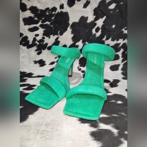 Good American Slip On Terry Sandals